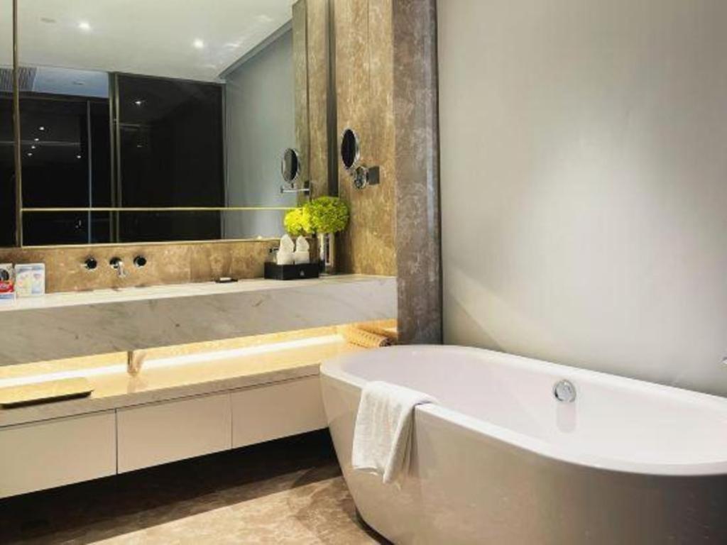 Sanya Rock Platinum Sea View Hotel Bagian luar foto